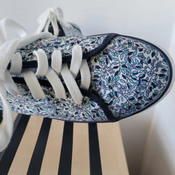 Blue Pr!vo By Clarks Tangelo Floral Sneakers (size: 8M) - Picture 9 of 16